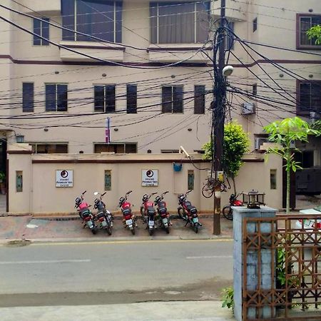 Lokal Rooms X Gulberg Lahore Exteriör bild