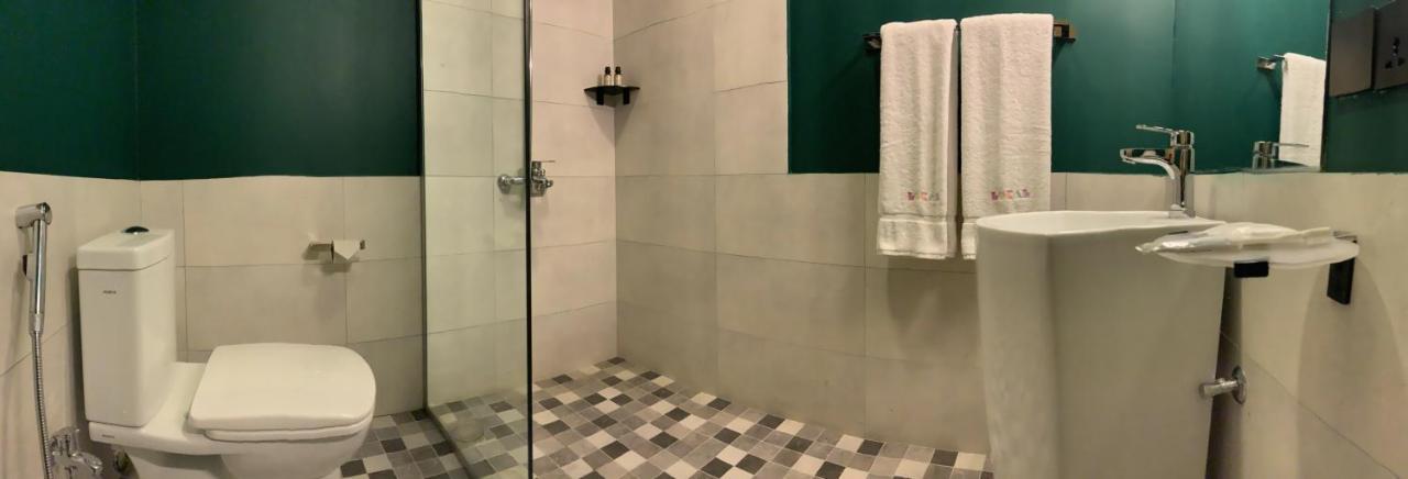 Lokal Rooms X Gulberg Lahore Exteriör bild
