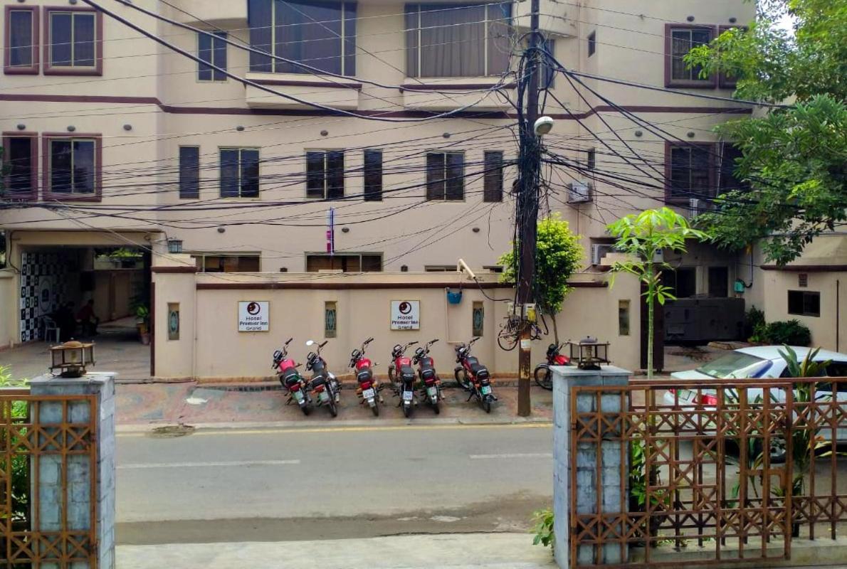 Lokal Rooms X Gulberg Lahore Exteriör bild